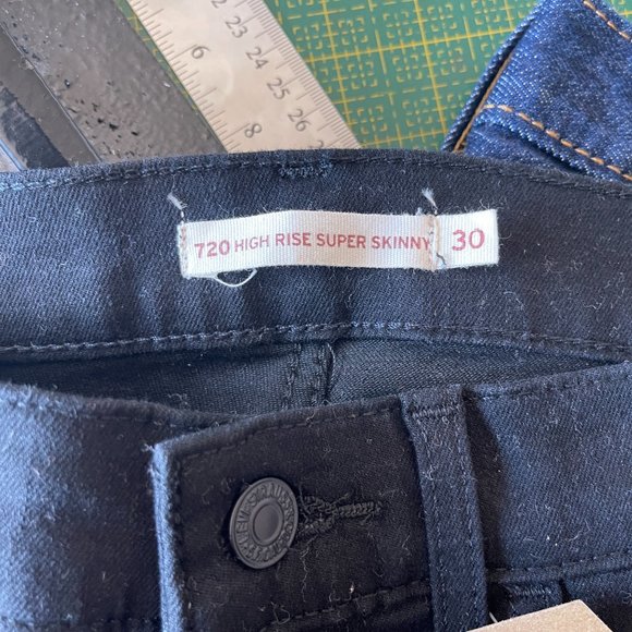 💙 HOST PICK 💙 Levi's 720 High-Rise Super Skinny - Picture 6 of 10